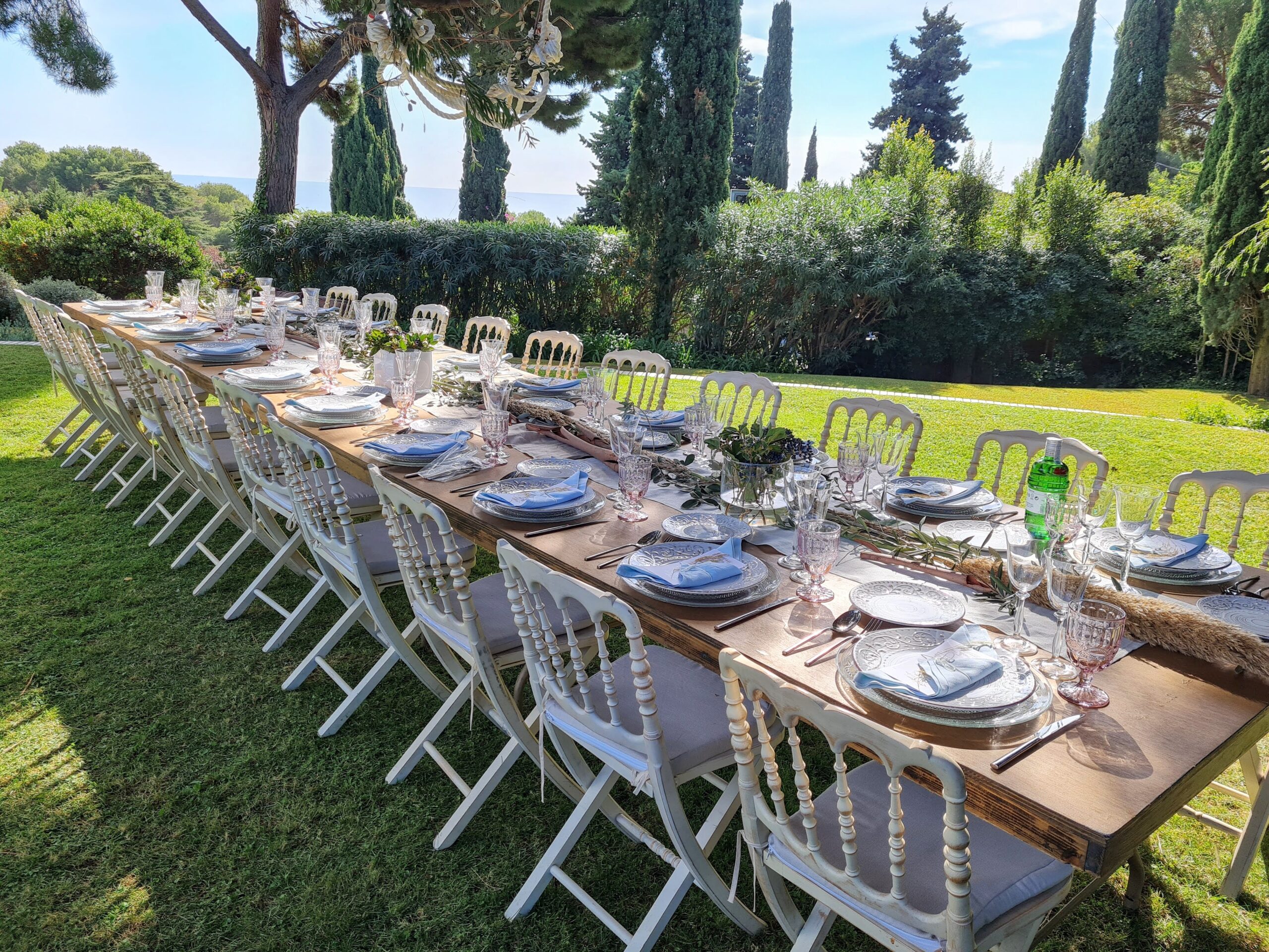 mesa decorada para catering y eventos alquiler